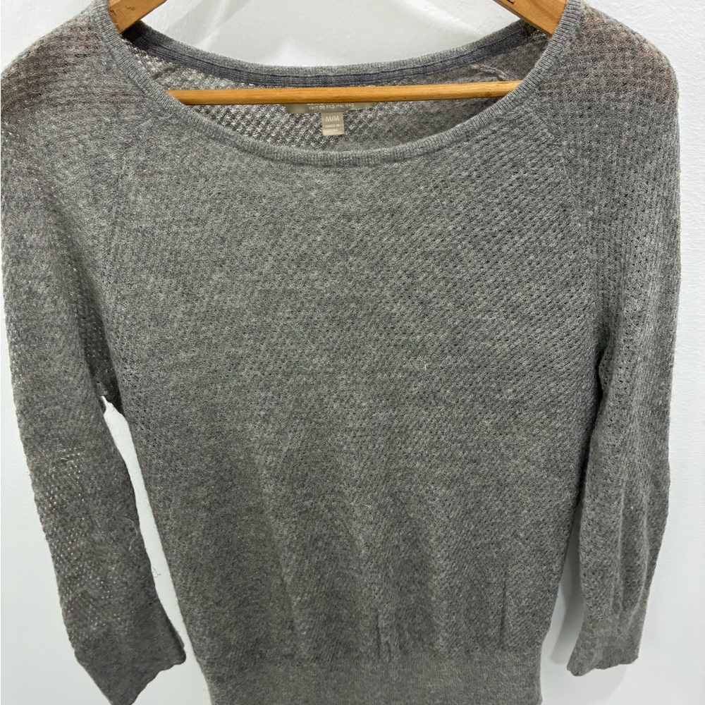 Banana Republic Italian Yarn Gray Sweater Medium Classic Pullover